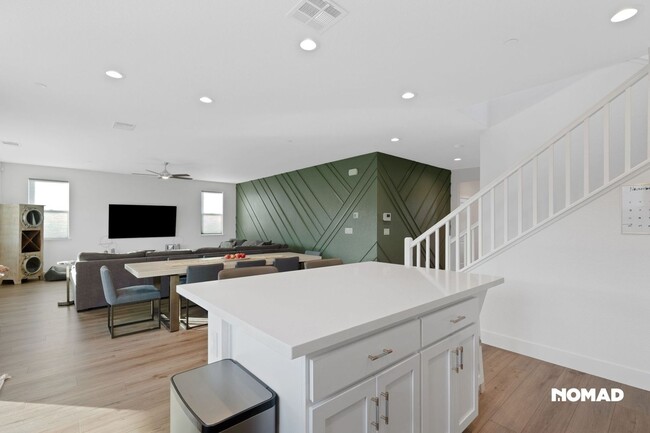 Building Photo - Dive into a Stunning Home in Roseville with Heated Pool - Available Jan 2026!