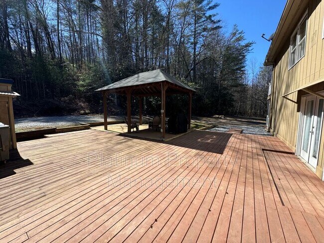 Building Photo - 971 Mountain Cove Rd