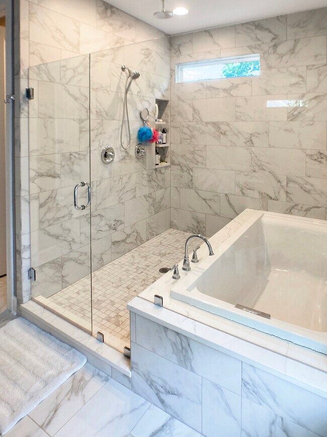 Building Photo - 1612 Auburndale Ave