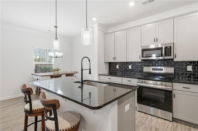 Building Photo - 3860 Pressley Ln