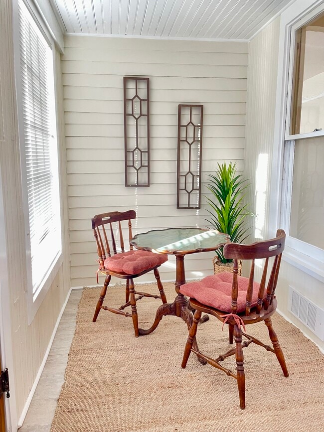 Building Photo - 348 Collyer St