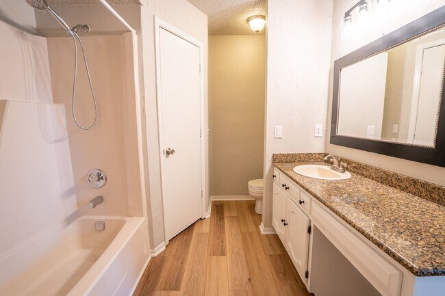 Building Photo - Charming 3-Bedroom, 2-Bath Home in Broken ...