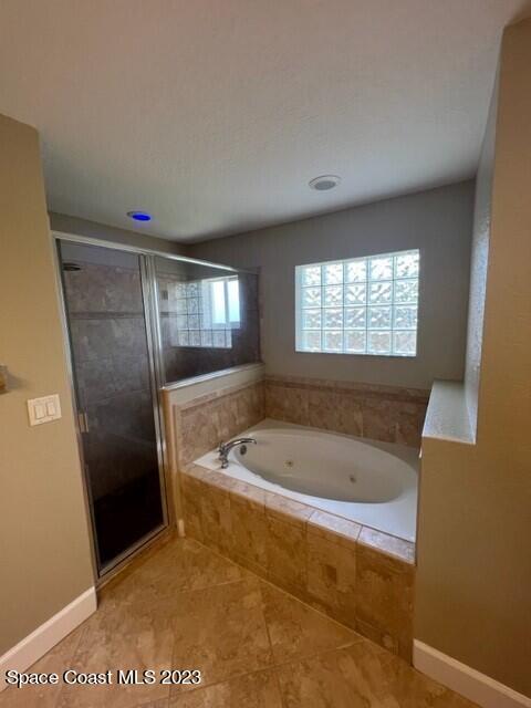 Building Photo - 2576 Southover Dr NE