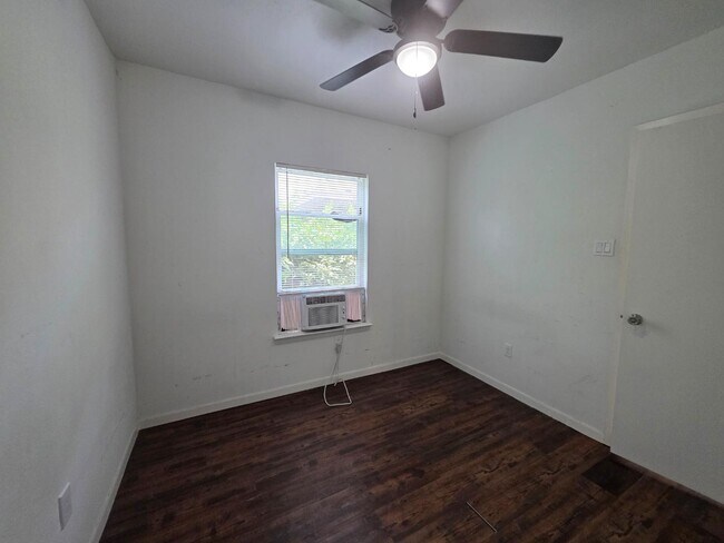 Building Photo - 1413 Egypt St