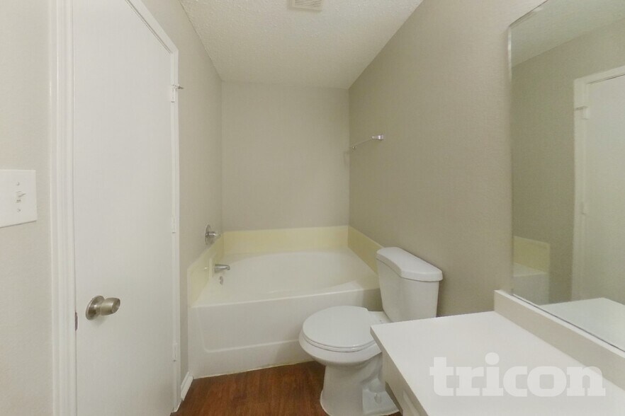 Building Photo - 7309 Ashbourne Way
