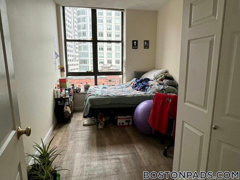 Building Photo - 81 Essex St