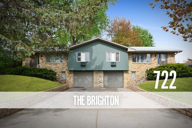 Primary Photo - 722 Silver Lake Road NW