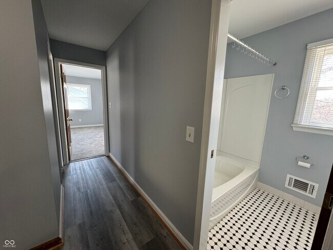 Building Photo - 5125 E 74th Pl