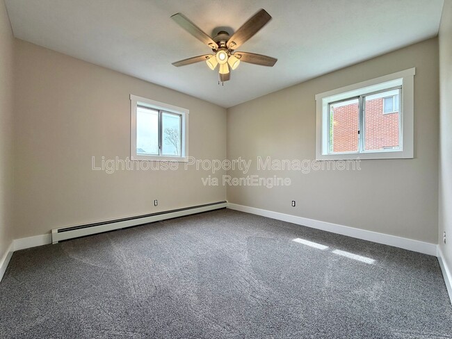 Building Photo - 3253 Charlesgate Ave SW