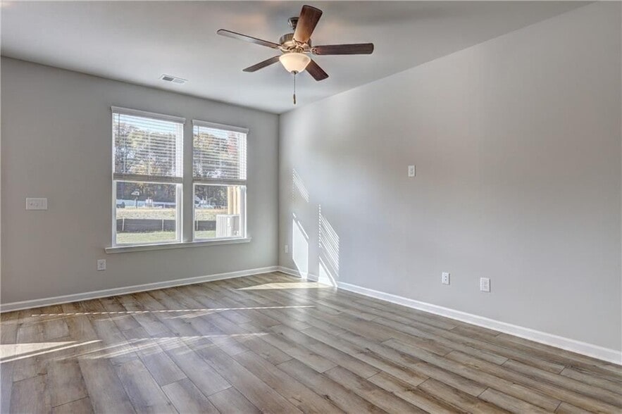 Building Photo - 479 Payne Dr