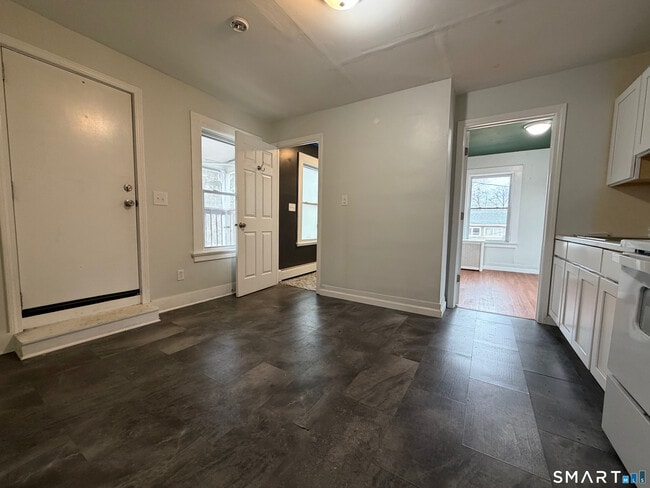 Building Photo - 244 Main St