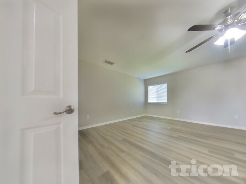 Building Photo - 321 Black Springs Ln