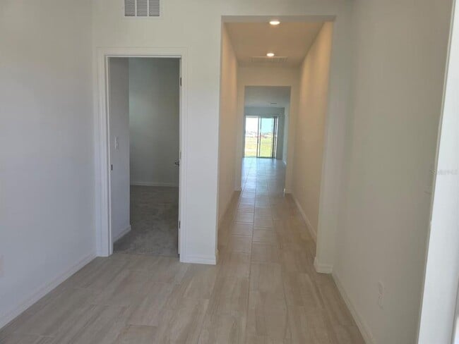 Building Photo - 9325 Scouter Bee Pl