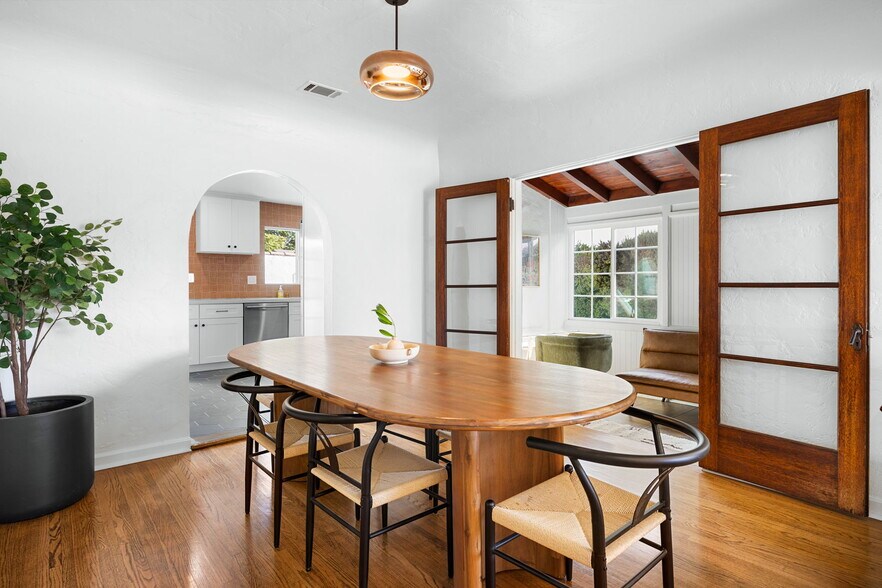 Building Photo - 3758 Gaviota Ave