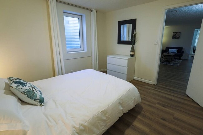 Building Photo - 6659 Upham Dr