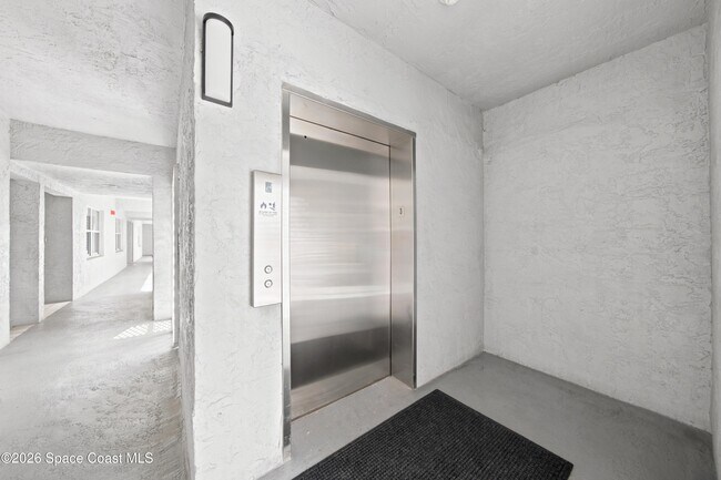 Building Photo - 905 N Harbor City Blvd