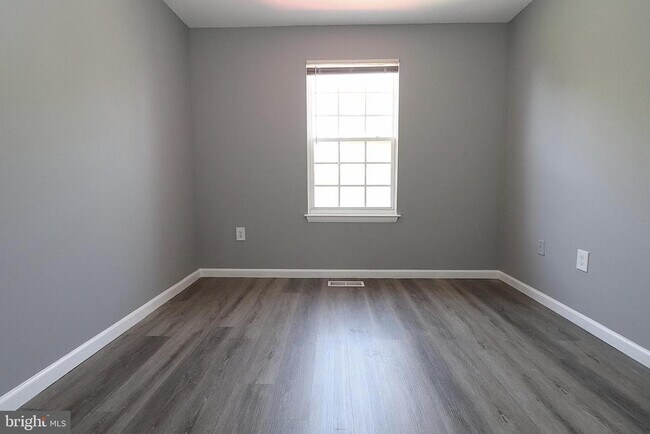 Building Photo - 18365 Honeylocust Cir