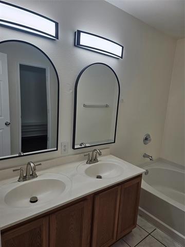 Building Photo - 3009 Meadow Bluff Dr