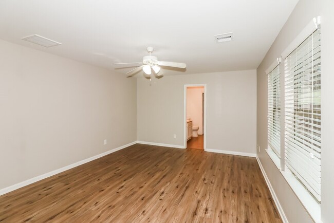 Building Photo - 20730 Dickinson Manor Ln