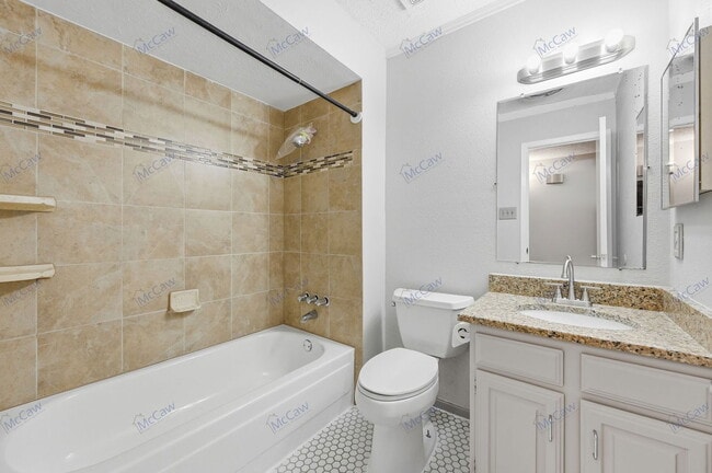 Building Photo - 2602 Burningtree Ct