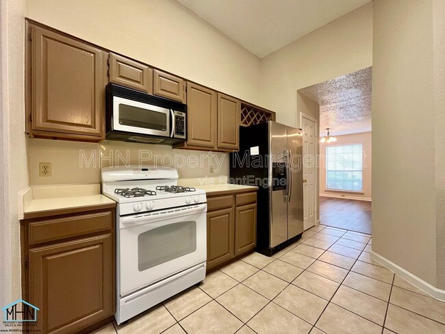 Building Photo - 1627 Firwick Dr