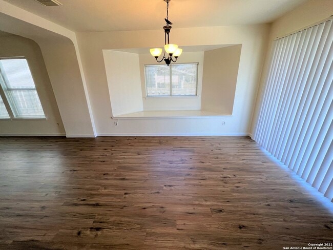 Building Photo - 8214 Chestnut Manor Dr
