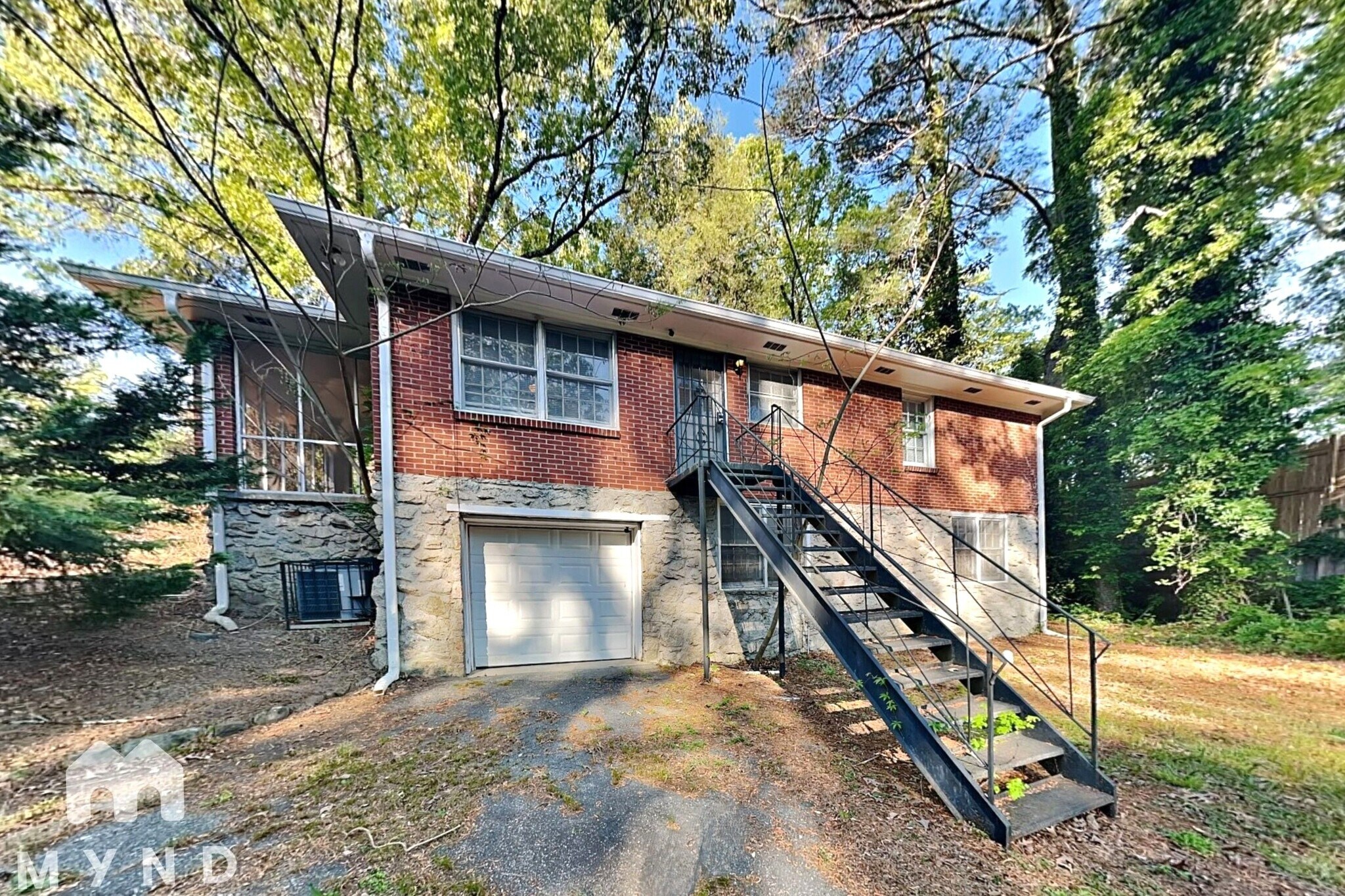Building Photo - 990 Lynhurst Dr SW