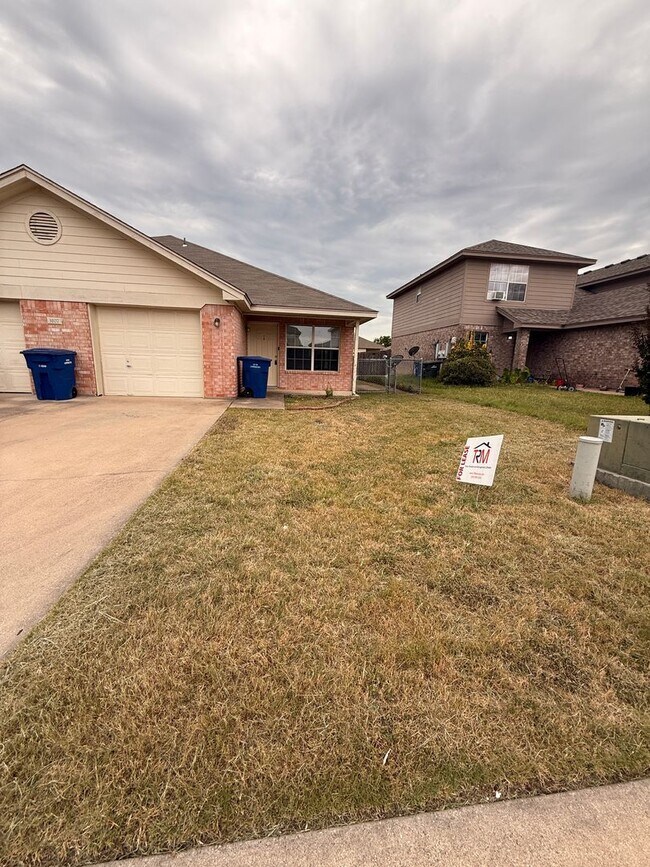 Primary Photo - 3107 Yaupon Rd