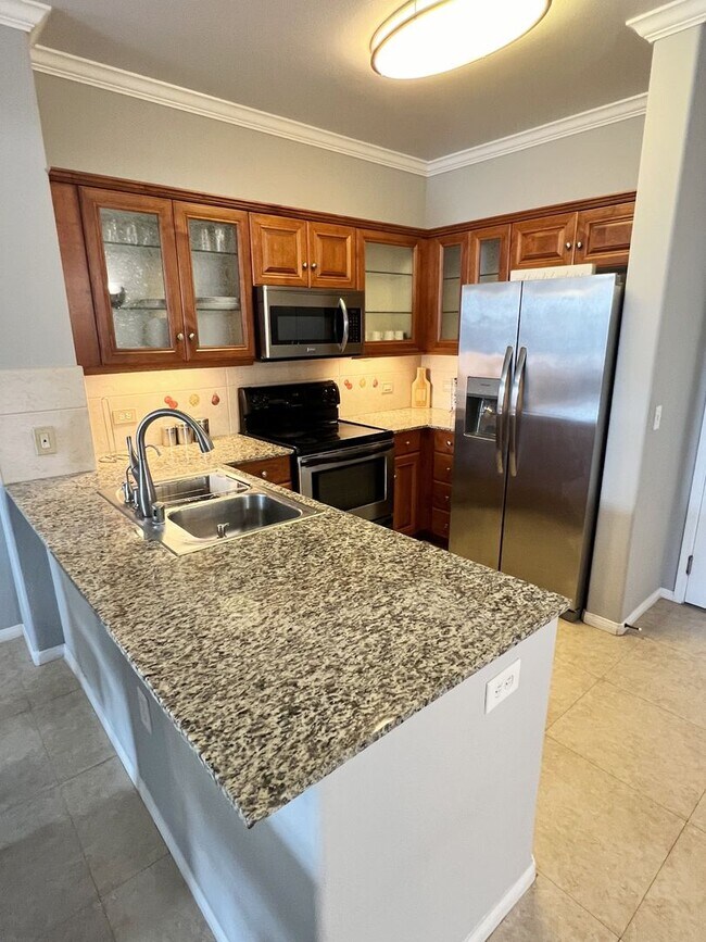 Building Photo - Beautiful 1 Bed/1 Bath Fully Furnished Lig...