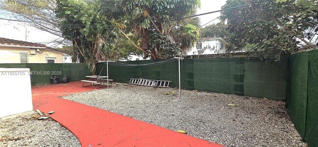 Building Photo - 744 85th St