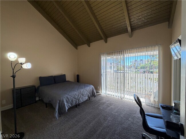 Building Photo - 570 Willow Green Dr