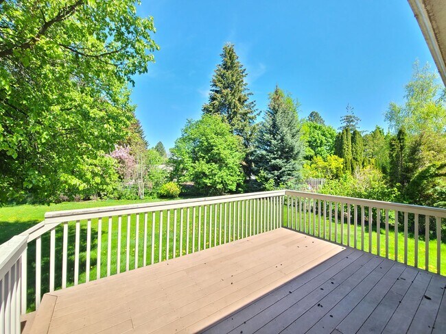 Building Photo - $3,250- 5 Bed / 3 Bath Beautiful Home in Upper South Hill