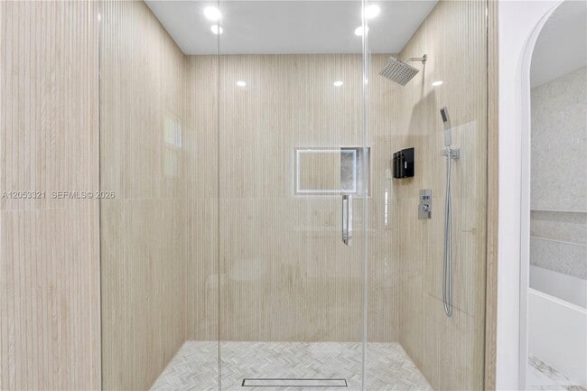 Building Photo - 3261 Seaward Dr