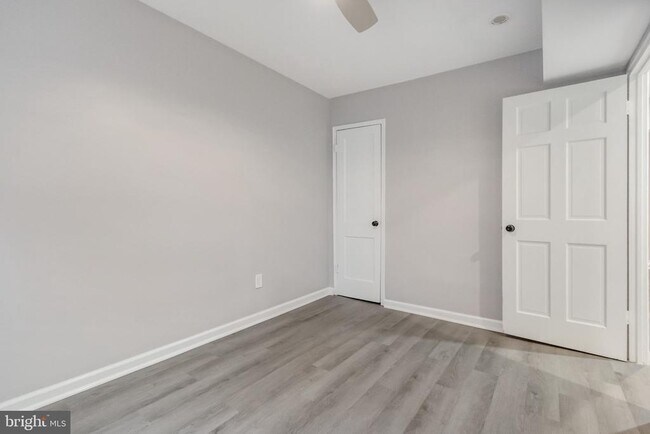 Building Photo - 1721 Gales Pl NE