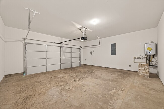 Building Photo - 2819 Red Rosehip Dr