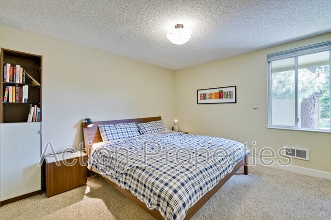 Building Photo - 505 Cypress Point Dr
