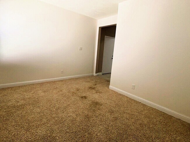 Building Photo - 16014 Peach Bluff Ln