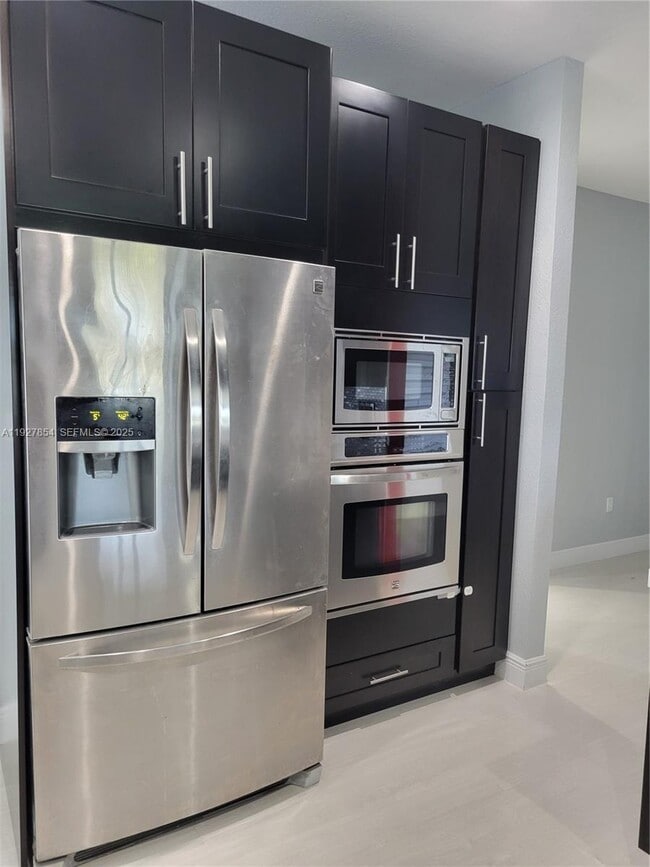 Building Photo - 29263 SW 142nd Ave