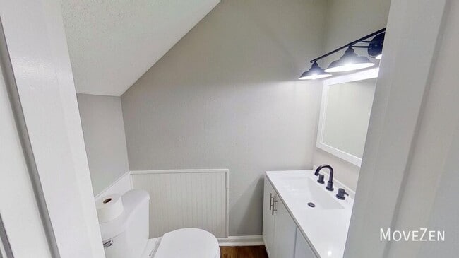 Building Photo - 422 Muirs Chapel Rd