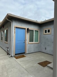 Building Photo - Imperial Beach 2 bed/2 bath home