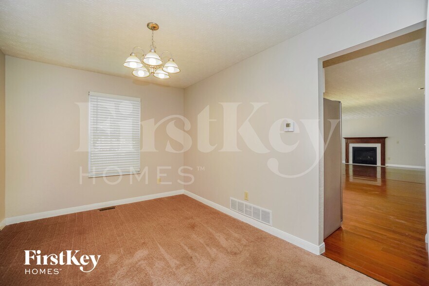 Building Photo - 6594 Danbury Dr