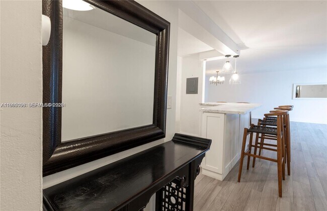 Building Photo - 6061 Collins Ave