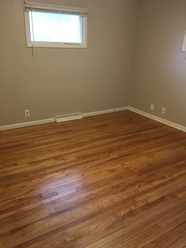 Building Photo - Fully remodeled  3 bed, 1 .5 bath ranch with bonus room and garage near Lemoyne College