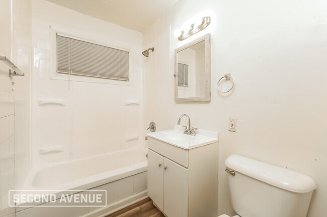 Building Photo - 4516 E 40th St