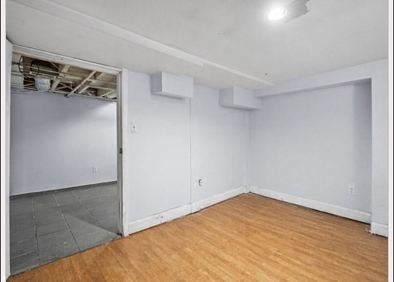 Building Photo - 94 Flint St