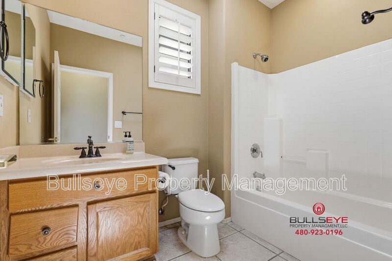 Building Photo - 2927 W Plum Hollow Dr