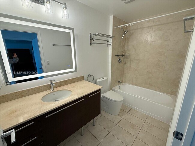 Building Photo - 1900 N Bayshore Dr