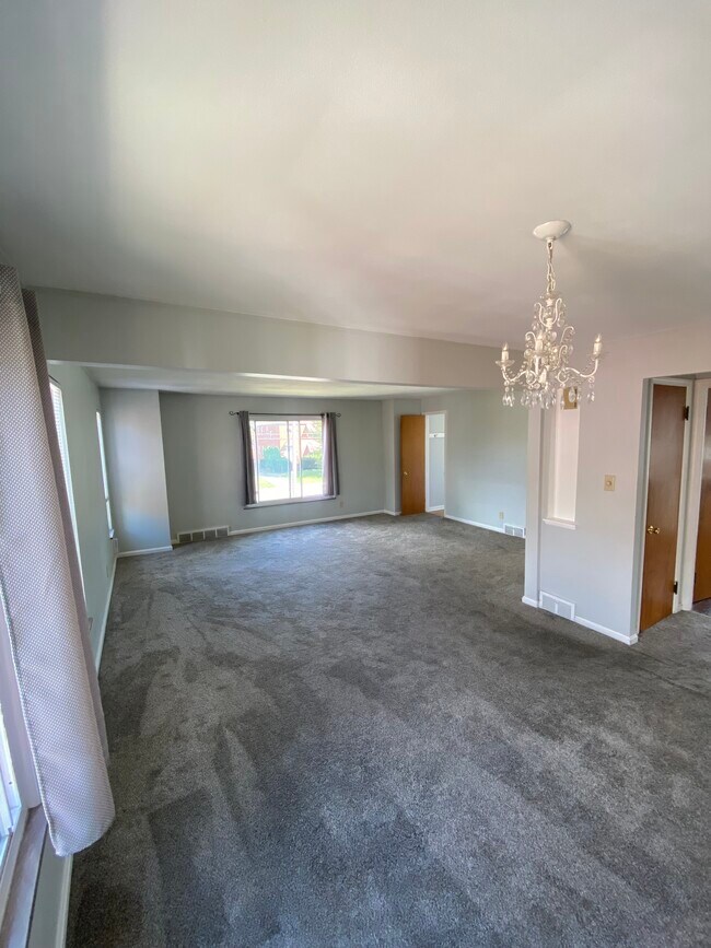 Living Rm and Dining Areas - 2280 Lakeview Ave