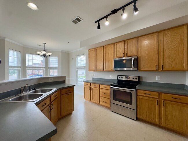 Building Photo - 170 Mohegan Dr
