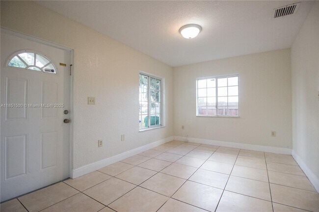Building Photo - 15650 NW 39th Ct